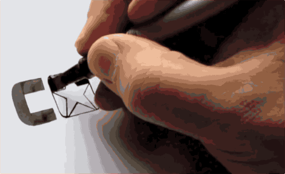 Vimeo-British-Calligraphist-SEB-LESTER-IMPRESSES-with-his-picture-perfect-Converse-logo-286396.gif